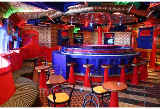 Otra imagen del colorista Piano Bar
